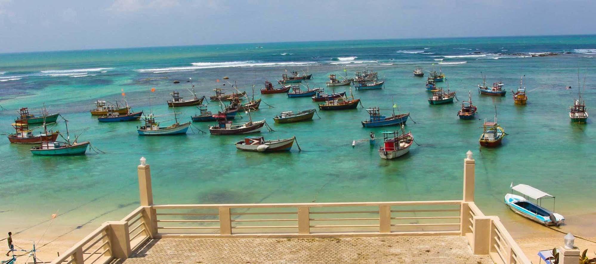 Отель Fishermans Bay Велигама Экстерьер фото